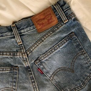 High rise Levi’s wedgie short cut offs